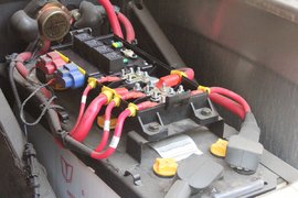 卡车小百科(29):车辆没电搭个电  到底是先正极还是先负极？