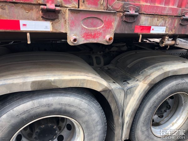 见多了油罐车 带你看看仓栅式危险品车