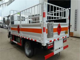 常见危险品运输车盘点，这里面的门道还挺多，路上千万注意避让