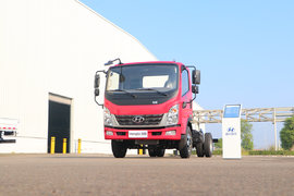 轻卡市场搅局者？ 泓图300“轻装”上阵，标配减震座椅