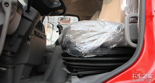 想买6米8载货车?轩德X6是个不错的选择