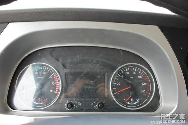 想买6米8载货车?轩德X6是个不错的选择