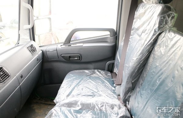 想买6米8载货车?轩德X6是个不错的选择