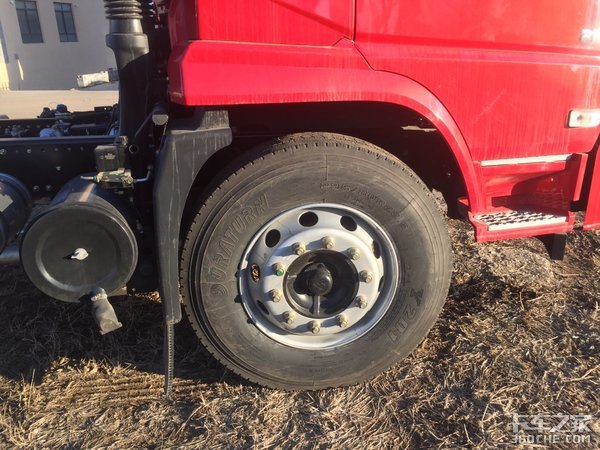 想买6米8载货车?轩德X6是个不错的选择