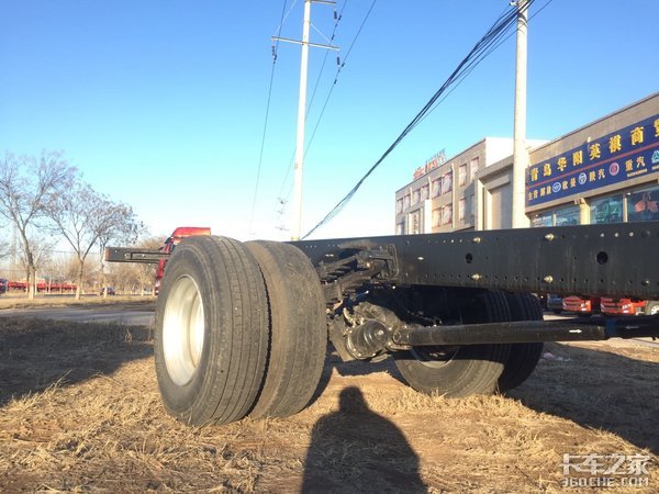 想买6米8载货车?轩德X6是个不错的选择