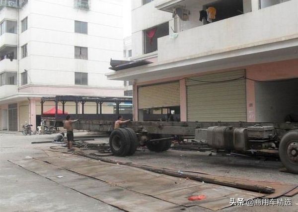 32米单车长到望不到头 盘点消失的国内运输市场畸形产物