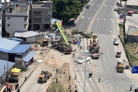 福建事故致9人死亡 车辆超载是主因？村民：已多次反映路段问题