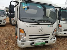 实拍停车场里的大运E3电动轻卡,这是在等待淘汰吗?