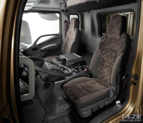 奥铃大黄蜂Home版近期可订! 夫妻档都说“真香”