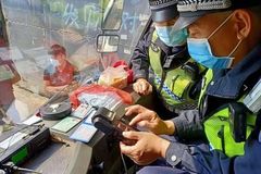 扣分罚款司机还遭罪，疲劳驾驶当真是人间不值得！