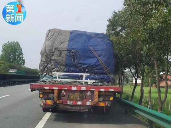 高速惊现车头!货车开着开着还能'掉头'?