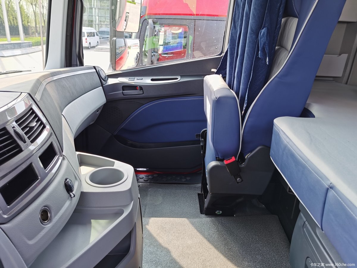 欧曼est又出新车了载货车配上zfamt图片列表