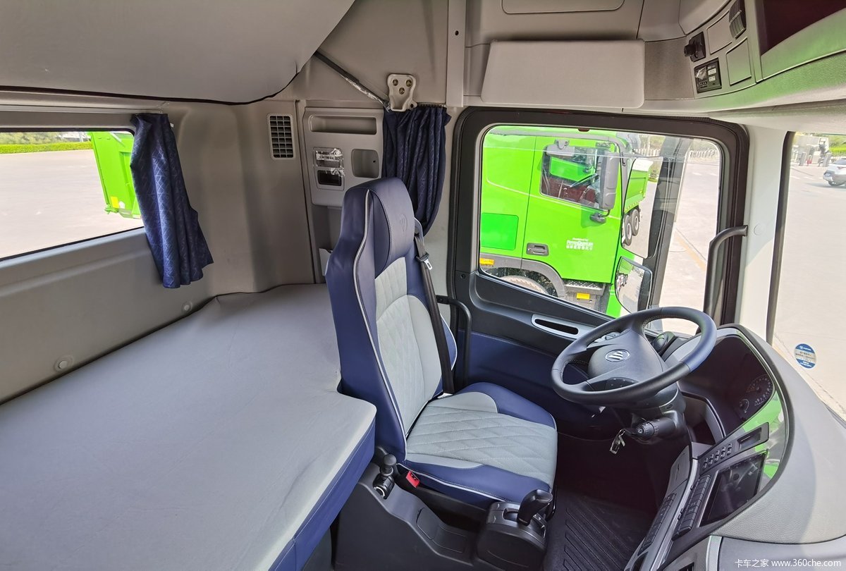 欧曼est又出新车了载货车配上zfamt图片列表