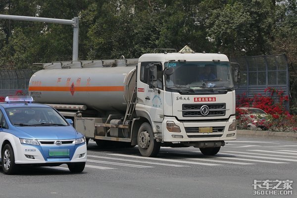 陕西高速五一期间将禁行危运车 别踩雷