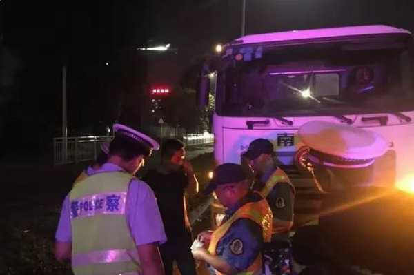 ������ִ��&nbsp;���ϴ����ж��ϲ�ٶ���