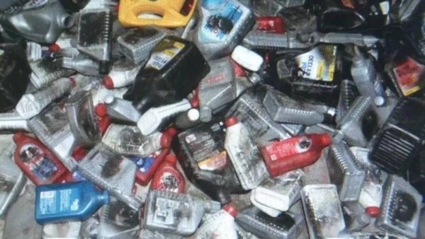 涉案200万 12人制假售假品牌润滑油被抓