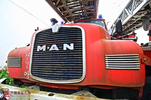 ���ھ���һ��&nbsp;�𳵳�ʵ�ĳ�ͷMAN������