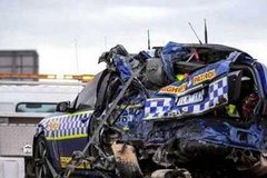 澳洲：时速破百的卡车导致4名警察当场身亡