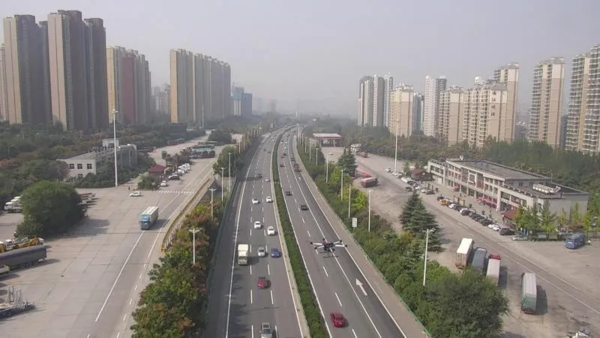 ���ٲ�������ɽ�����и������ٱ�־����