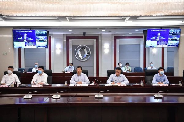 ��������&nbsp;�������˼�ʻ��������5G�ۿ�