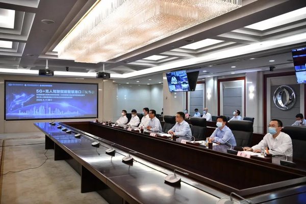 ��������&nbsp;�������˼�ʻ��������5G�ۿ�