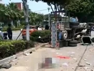 致2死2伤 福建一货车连续碰撞车辆行人
