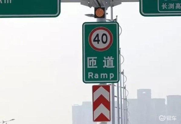 �������¸��ٷ���200&nbsp;���ٿ��������У�