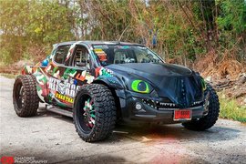 皮卡不拉货 而是这样玩 泰国卡友爆改五十铃D-MAX