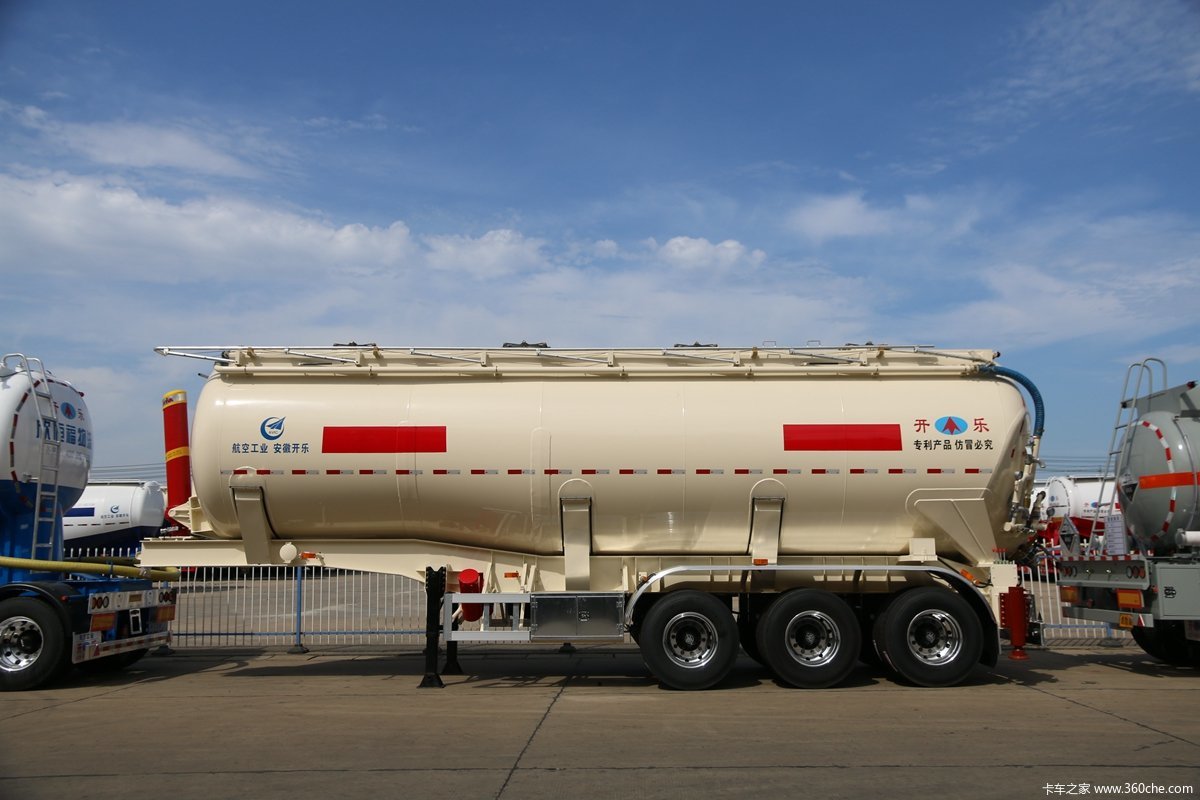 这款粉罐车真特别能举升尾部还有支架图片列表