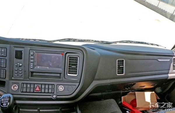 短途运输神器 福田欧曼ETX自重仅8.2吨