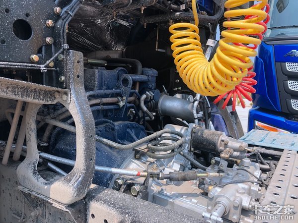 短途运输神器 福田欧曼ETX自重仅8.2吨