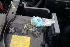 ��ƿ׮ͷ�ϵİ���ɫ��ĩ��ʲô������