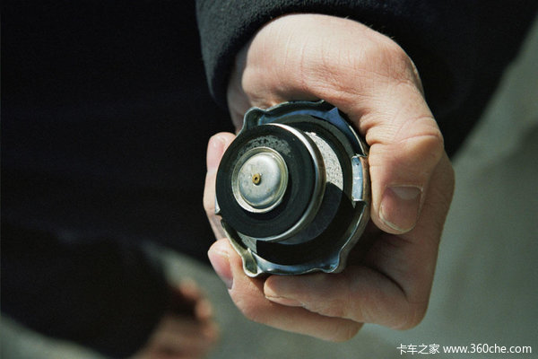 膨胀水箱之压力水箱盖