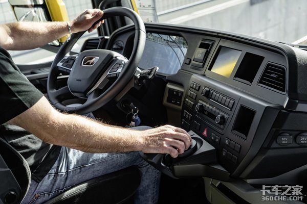 沃尔沃FH16、曼TGX、依维柯S-WAY,谁才是你心中的年度欧卡王中王?