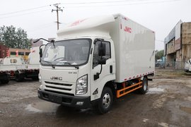 江铃轻卡万里长测(1) 动力强 换挡轻 噪音小 安全高 硬汉也有温柔一面