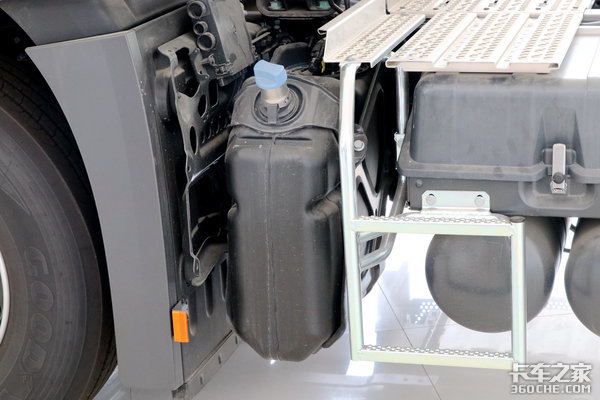 ����������(12)&nbsp;6x4��������New&nbsp;Actros