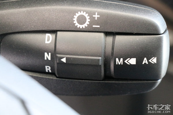 ����������(12)&nbsp;6x4��������New&nbsp;Actros