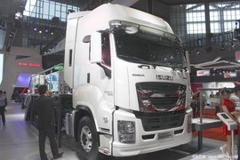 短轴距4X2牵引车 五十铃380马力牵引车主打港口运输 合资车香不香?