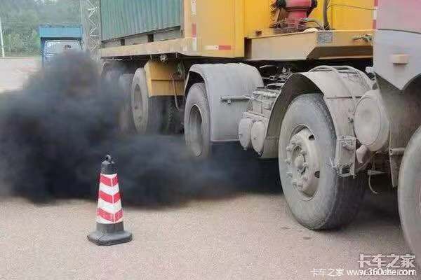 武汉：货车排放黑烟将暂扣车辆行驶证