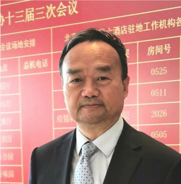 人大代表韩宝生：超载危害大 建议入刑