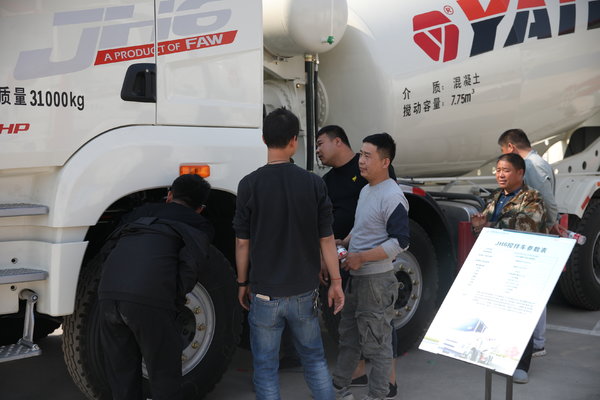 匠心引领未来 青汽JH6搅拌车隆重交车！