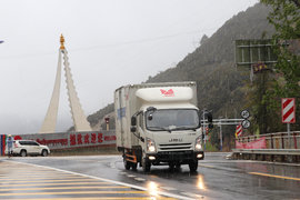 江铃轻卡万里长测(5) 上坡下坡够凶险 还是在高原 它是否能化险为夷?