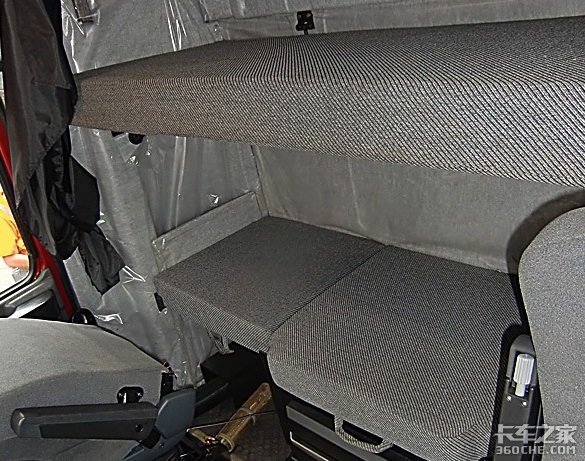 600马力V8发动机,8气囊悬挂,战斗民族的长头卡车配置很狂野