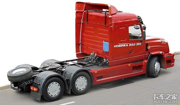 600马力V8发动机,8气囊悬挂,战斗民族的长头卡车配置很狂野