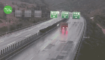 ����&nbsp;��������4������ͬһλ�ô�תȦ