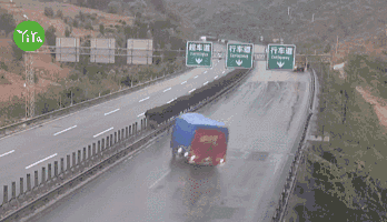 ����&nbsp;��������4������ͬһλ�ô�תȦ