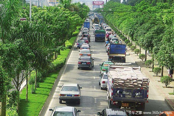 整治公路运输环境 车匪/路霸的末日来了 卡友：早该整治了