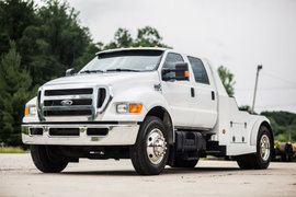 搭载V10发动机,经典怀挡设计,福特F650皮卡改装的消防车太帅了