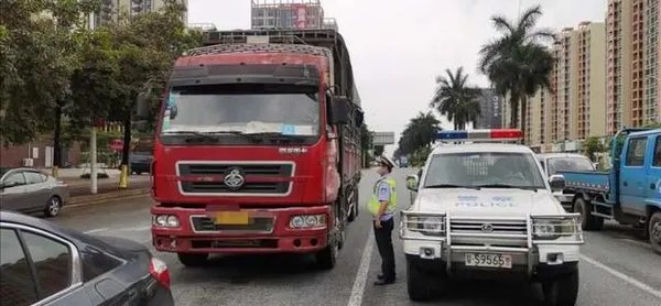 异地用警！东莞严查货车超限超载违法