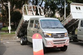 拉货同时还能兼顾家用，重汽王牌W1双排自卸车5.2万元起